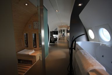 airplane-Suite-ddr-honnecker-il18-sauna