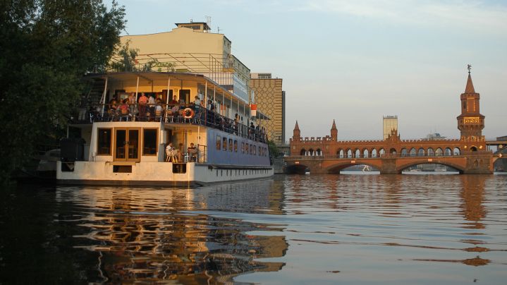 Eastern_Comfort_Hotelboat-Berlin-2